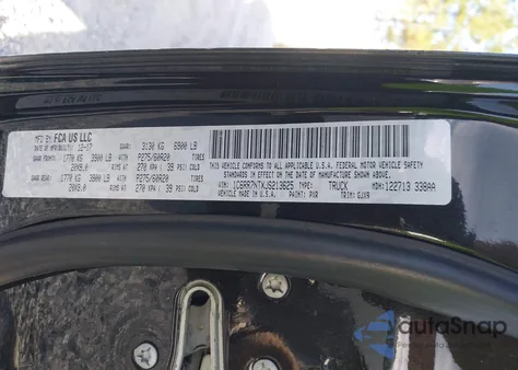 2018 Ram 1500 Laramie 4X4 5'7 Box z USA, uszkodzony, nr VIN 1C6RR7NTXJS213625